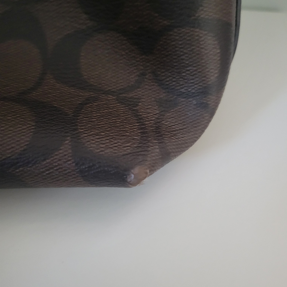 Large Coach signature duffle crossbody purse - Picture 10 of 13